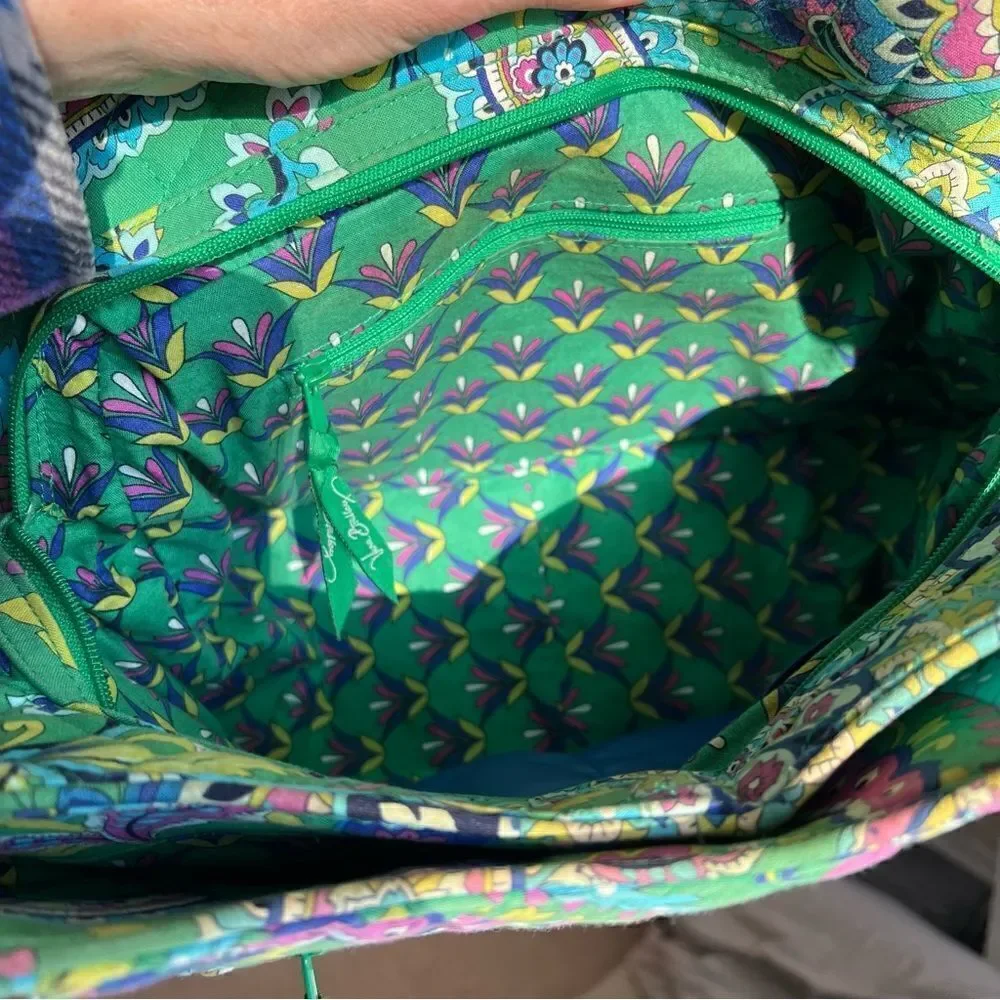 Vera Bradley Handbag/Purse. Emerald Paisley Pattern. Excellent Used Condition.